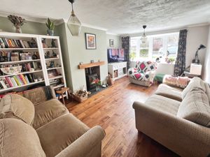 Lounge- click for photo gallery